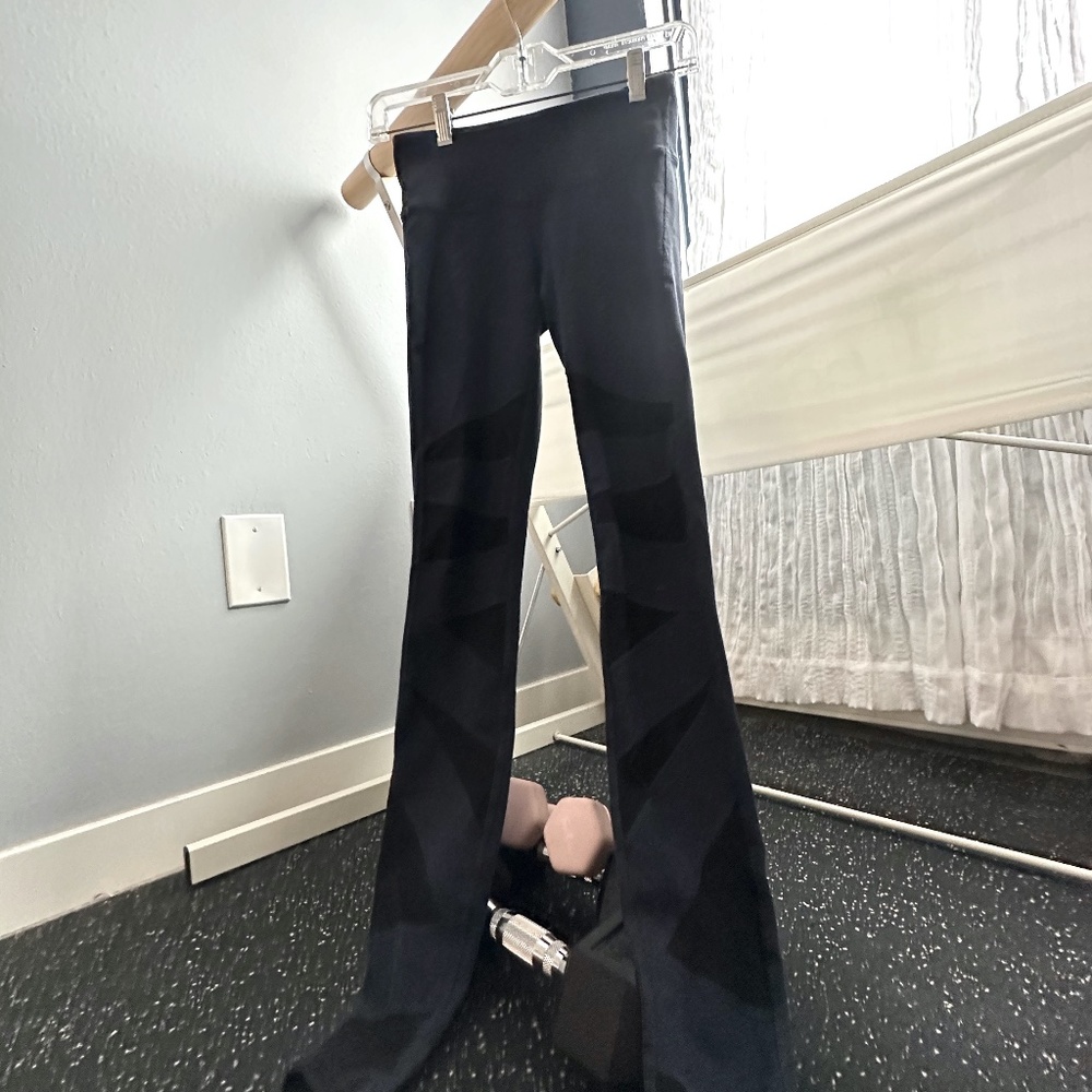 Lululemon Navy & Mesh Leggings Size 2